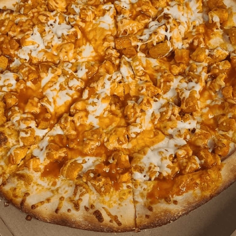 Buffalo Chicken Pizza Delight